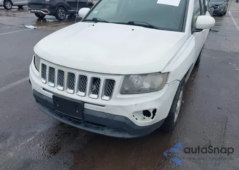 2016 Jeep Compass Latitude из США, поврежденный, VIN 1C4NJCEB5GD655529